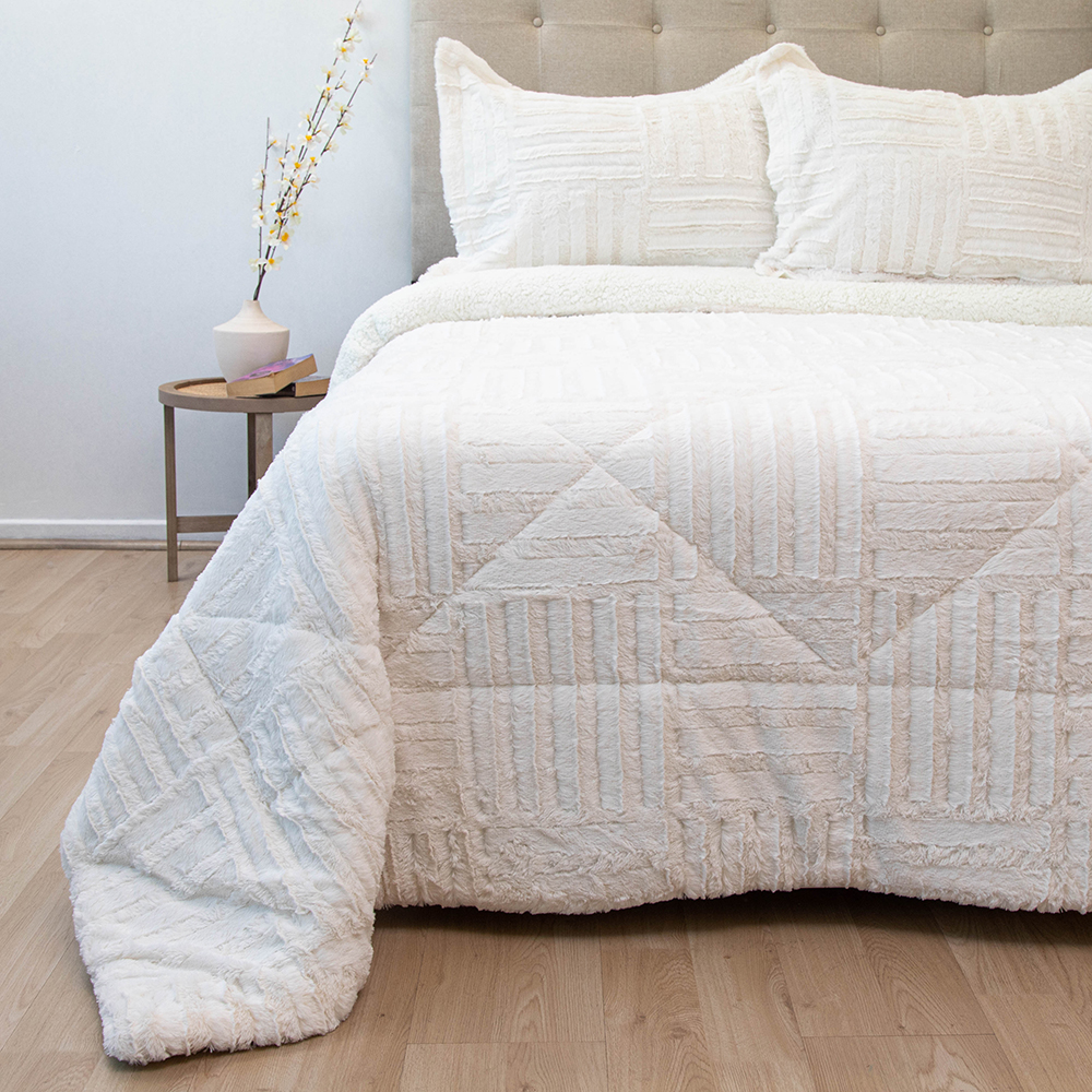 Cubrecama Plush Deluxe con Sherpa - Coleccion Senses